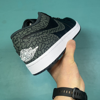 Jordan Low Black Knight