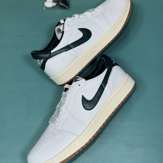 Jordan Low White Green