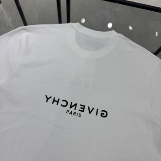 GIVENCHY
