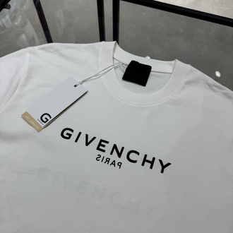 GIVENCHY