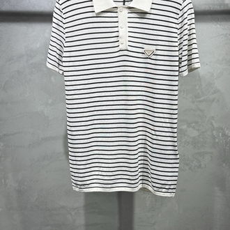 PRADA T-SHIRT