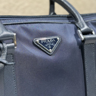 Prada Re-Nylon ve Saffiano deri