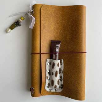 Cowhide Detaylı Charmlı | Hakiki Deri | İki bölmeli | A5 size