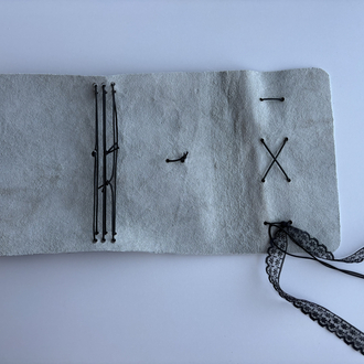 Cowhide Dantel detaylı