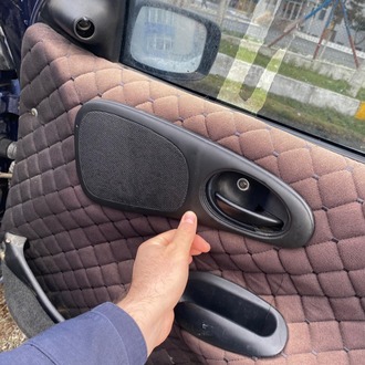 Ford Escort Sağ/Sol Ön Kapı Kolu Hoparlör Çerçevesi
