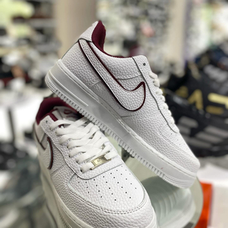 Nike Air Force 1 '07 – Beyaz / Bordo Detaylı Sneakers