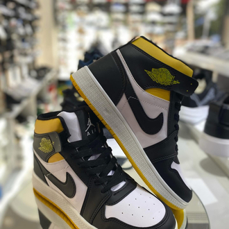 Air Jordan 1 High – Siyah / Sarı ve Beyaz (Yellow Toe) Sneakers