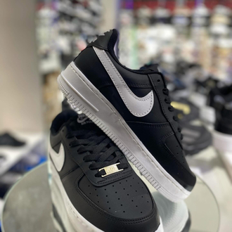 Nike Air Force 1 '07 – Siyah / Beyaz Detaylı Sneakers