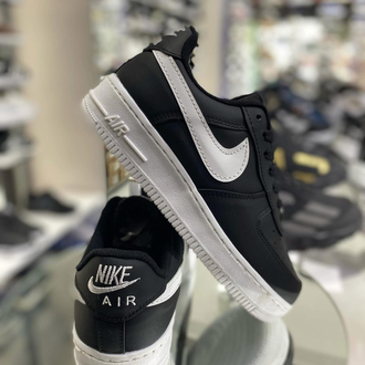 Nike Air Force 1 '07 – Siyah / Beyaz Detaylı Sneakers