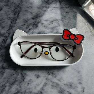 Hello Kitty Temalı Gözlük Standı