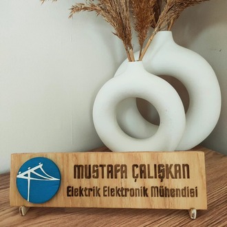 Kişiye Özel Ahşap Masa İsimliği