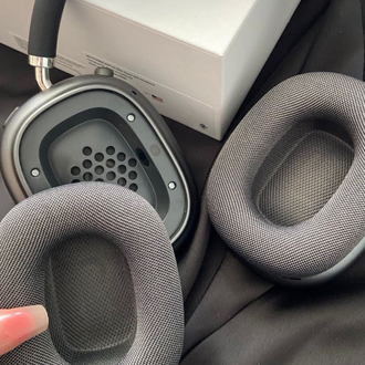AirPods max