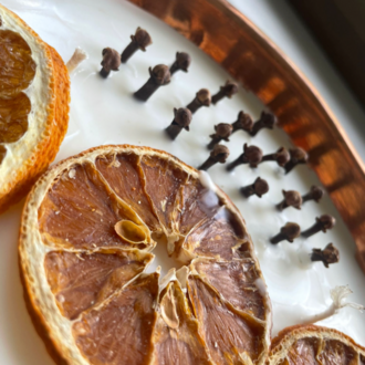 Karanfillerin dansı, soya mumu