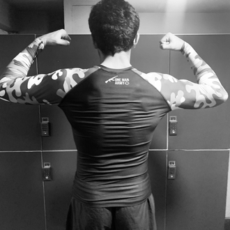 Dione BJJ “Pes ettirme sanatı” RASHGUARD