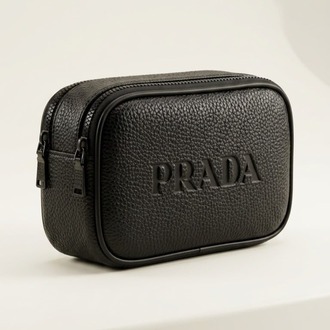 Prada Siyah El Çantası