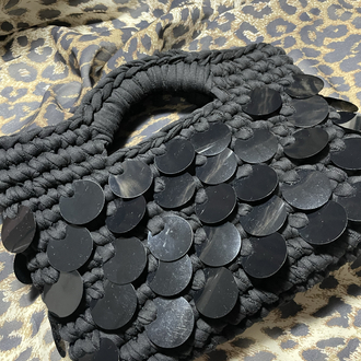 Siyah pullu leoparlı astar detaylı el çantası 
