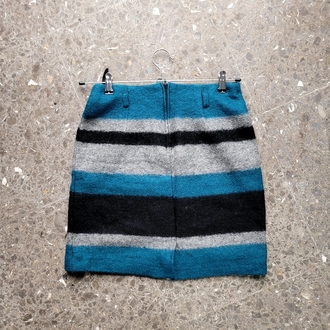 Cool wool skirt
