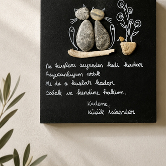 Kedi edebiyatlı "pebble art" tablo