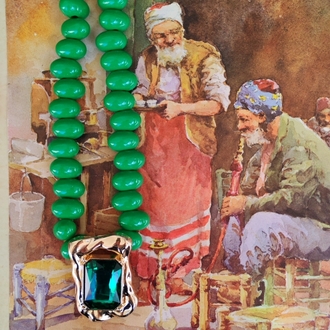 Renkli ve taşlı kolye