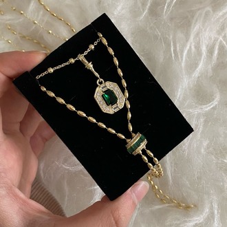Elegant Zümrüt Taşlı Kolye