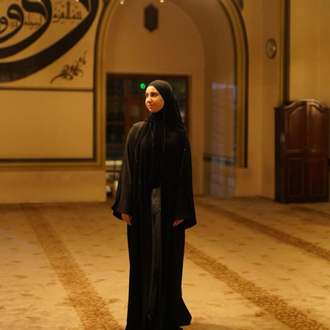 yırtmaçlı siyah abaya 
