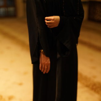 yırtmaçlı siyah abaya 