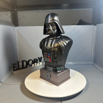 Darth Vader El Boyaması Koleksiyon Büstü – 25 cm