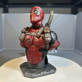 Deadpool Büst Figür 17 cm – El Boyaması Koleksiyon Dekoru | 3D Baskı | Marvel