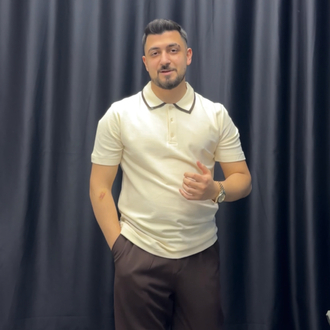 Yakası Çizgili T-Shirt