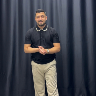 Yakası Çizgili T-Shirt
