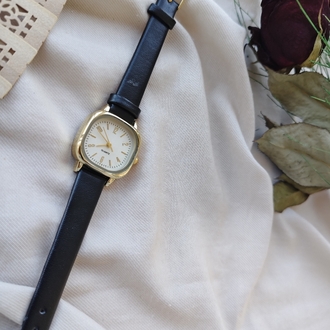 vintage kare saat