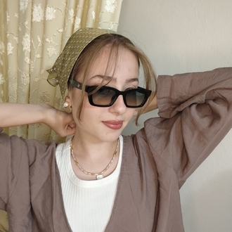 Retro tarz siyah güneş gözlüğü
