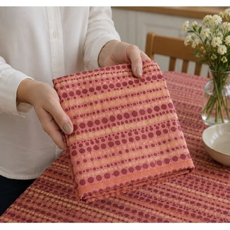 Taç Jakar SatenDikdörtgen Masa Örtüsü – Ölçü: 120 x 180 cm