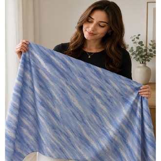 Taç Jakar Saten Dikdörtgen Masa Örtüsü – Mavi Desenli-Ölçü: 150 x 220 cm 