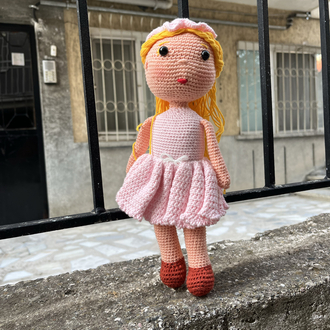 2 adet el örgüsü bebek, saten ışıklı buket
