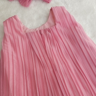 pembe pileli elbise