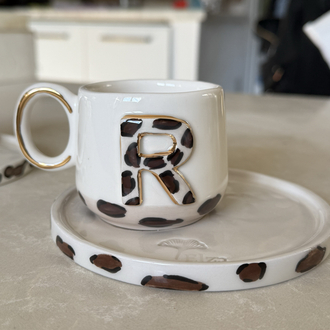 Leoparlı R harfi