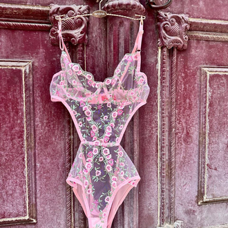 Pembe Çiçekli Bodysuit
