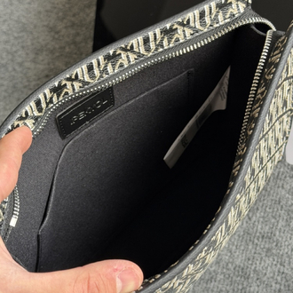 Mia Model Trend Clutch