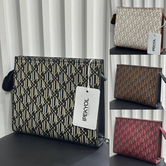 Mia Model Trend Clutch