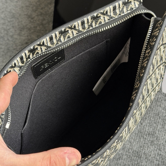 Mia Model Trend Clutch