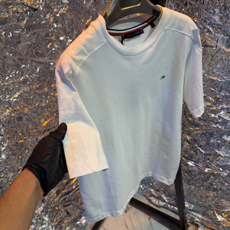 Tommy kol baskı ultra premium 2026 beyaz