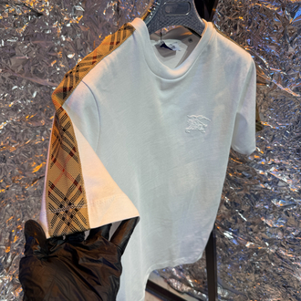 Burberry kol şeritli ultra premium 2026 beyaz