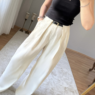 Kemerli krem renk pantolon 