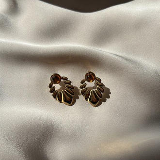 Kahve detaylı gold küpe