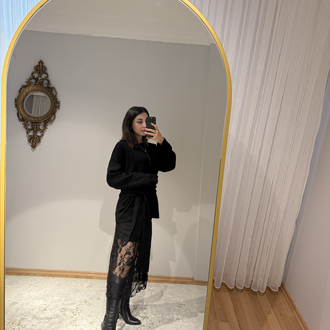 Siyah dantelli etek 