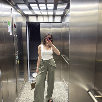 Fular detaylı yeşil pantolon 