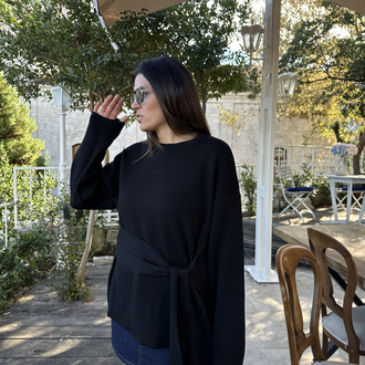 Siyah Bağlama Detaylı Kazak
