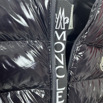 Moncler Yelek