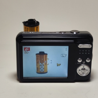 FUJİFİLM AV200 DİJİTAL FOTOĞRAF MAKİNESİ 
